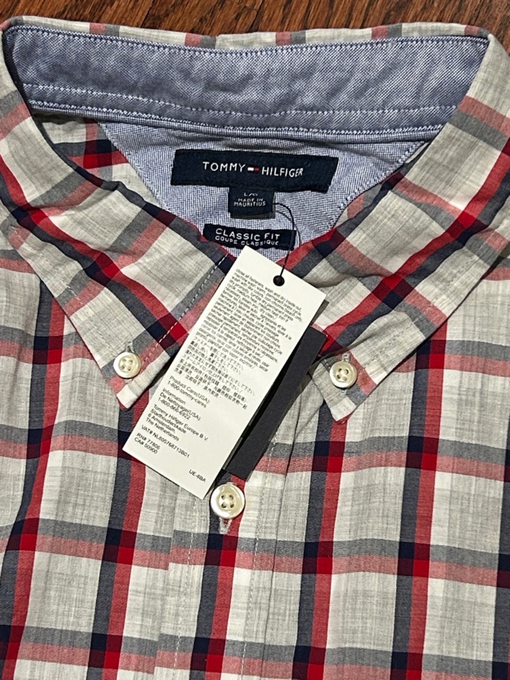 Tommy Hilfiger Red, Navy & White Plaid Button-Down Shirt size large